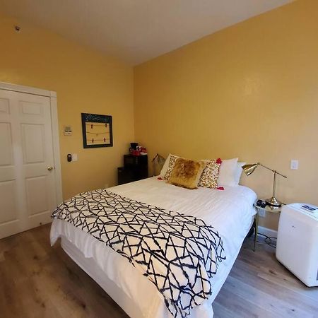 شقة Centrally Located Studio And Cozy Place Perfect For Travelers And Couples! Located In San Diego Downtown! Perfect For Your Quick Getaway! المظهر الخارجي الصورة