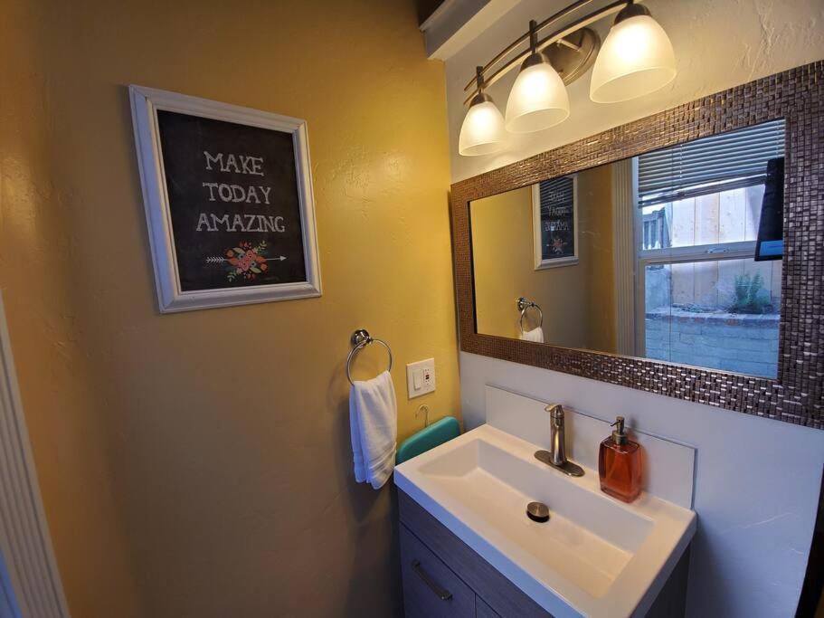 شقة Centrally Located Studio And Cozy Place Perfect For Travelers And Couples! Located In San Diego Downtown! Perfect For Your Quick Getaway! المظهر الخارجي الصورة