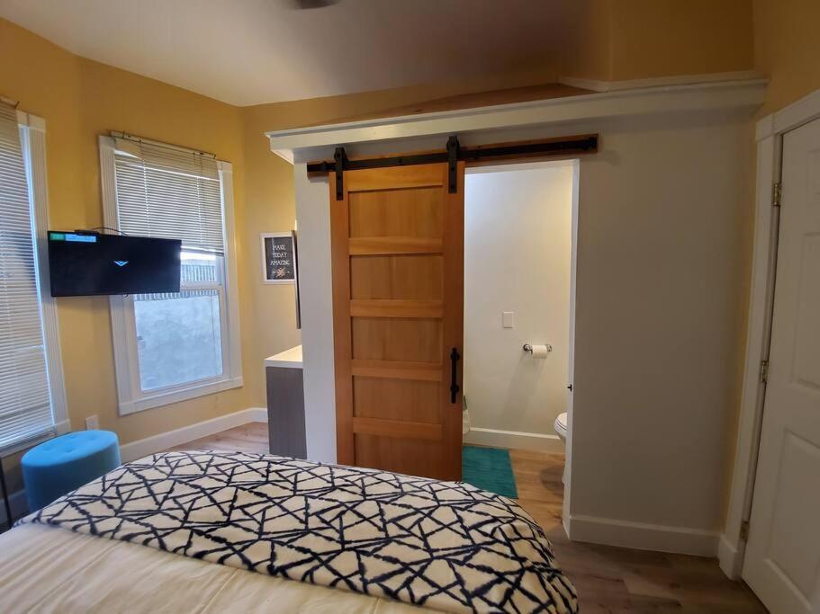 شقة Centrally Located Studio And Cozy Place Perfect For Travelers And Couples! Located In San Diego Downtown! Perfect For Your Quick Getaway! المظهر الخارجي الصورة