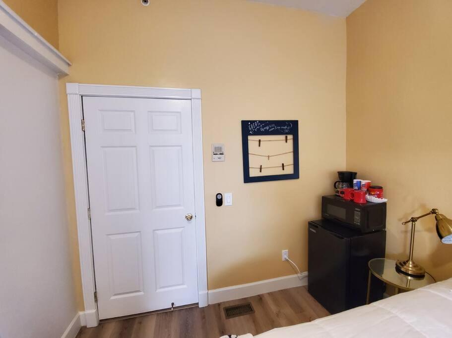 شقة Centrally Located Studio And Cozy Place Perfect For Travelers And Couples! Located In San Diego Downtown! Perfect For Your Quick Getaway! المظهر الخارجي الصورة